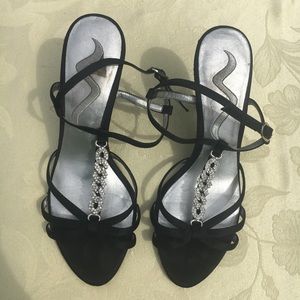 Size 6 1/2 black heels!